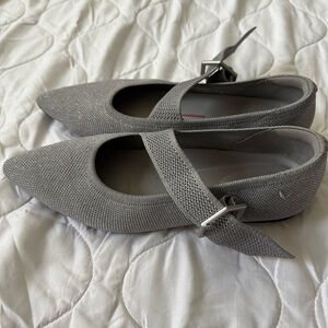 Stylish Gray Women's Flats with Buckle Detail